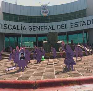 Familiares denuncian que los apoyos tras un feminicidio llegan tarde o incompletos y aseguran desconocer los derechos que les otorga la ley.