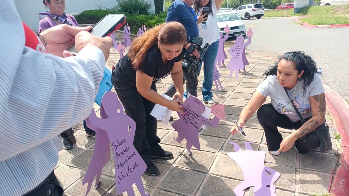 Familiares denuncian que los apoyos tras un feminicidio llegan tarde o incompletos y aseguran desconocer los derechos que les otorga la ley.