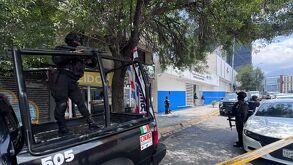 Operativo poliaco por presunta venta de droga en Monterrey