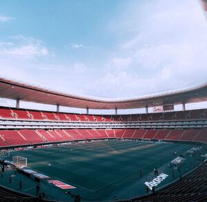 Estadio Akron desde las gradas siendo de día