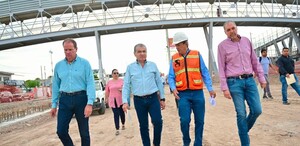 El alcalde de Torreón, Miguel Ángel Riquelme Solís, supervisó este jueves los trabajos del Sistema Vial Oriente Revolución-Vasconcelos.
