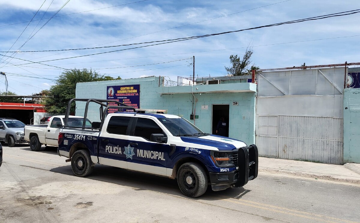 Elementos de la Policía Municipal de Torreón atendiendo el reporte de un escape en anexo de Torreón.