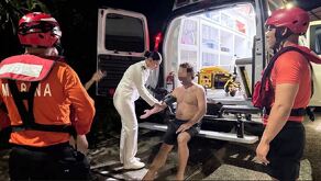 La Marina rescató en Bucerías, Nayarit, a tres deportistas (dos de ellos extranjeros) que quedaron a la deriva tras perder sus kayaks. Así los salvaron.