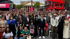 Guadalajara hace historia al celebrar el matrimonio civil de 725 parejas en la Plaza Liberación dentro del FIFA Fan Festival