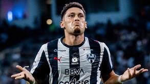 Lucas Ocampos festejando el 1-0 de Rayados frente a Santos en la jornada 1 del Apertura 2026.