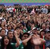 Aficionados se reúnen en el Fan Fest del Zócalo de la Ciudad de México para vivir la Final del Mundial 2026.
