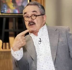Pedro Sola sigue en polémica por sus comentarios sobre lo que piensa de los perros en lugares públicos, hasta el punto de pensar en remplazo para el conductor.