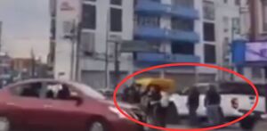 Una camioneta blanca embistió a varias personas en la alcaldía Miguel Hidalgo.