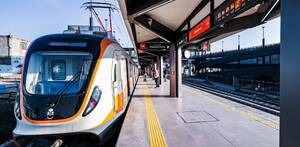 El tren ligero de la Línea 4 en una de las estaciones que conecta distintos municipios de Guadalajara