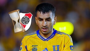 Ángel Correa con la cara seria en Tigres.