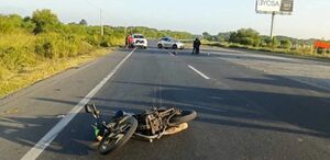 Motociclista de 25 años fallece en Montemorelos tras impacto en carretera nacional. Ángel David Rivera sufrió graves fracturas.