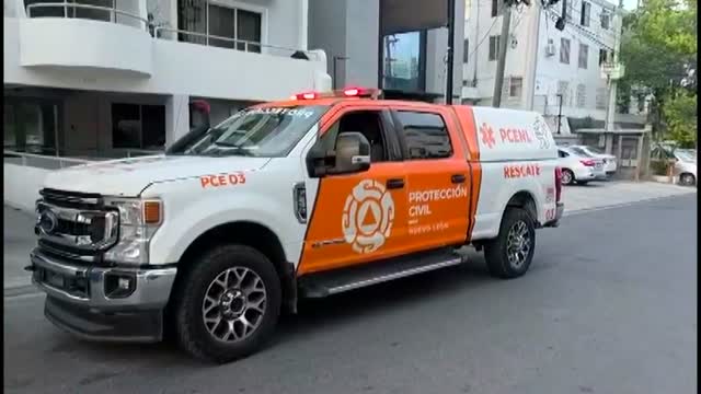 Un incendio en un lote baldío de la colonia Loma de San Francisco movilizó a bomberos y Protección Civil en Monterrey.