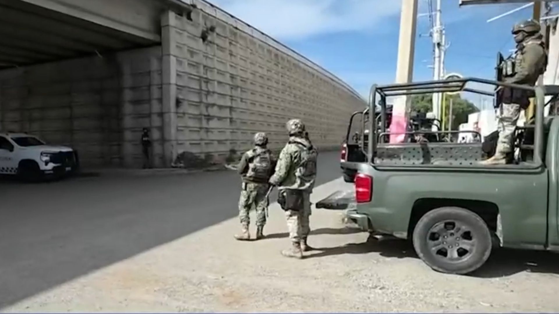 9 víctimas identificadas en Zacatecas: exalcalde, empresarios y bombero colgados en puente. Autoridades refuerzan seguridad.
