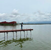 Pescador en laguna