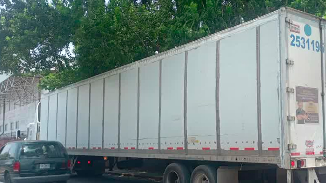 La Policía de Galeana detuvo a un hombre de 51 años que conducía un tráiler con reporte de robo.