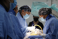 Proceso de una operación en una cirugía de columna