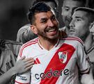 Ángel Correa festejando un gol con Tigres junto a sus compañeros en el Estadio Universitario.