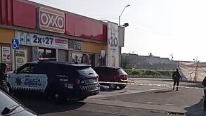 Un hombre fue asesinado la mañana de este martes en el estacionamiento de una tienda OXXO ubicada sobre el Cuarto Cinturón Vial, en el municipio de Irapuato.