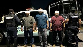Tres hombres que afirmaban ser escoltas fueron detenidos con un arsenal en la colonia La Nogalera, Guadalajara. No tenían permisos. Conoce los detalles.