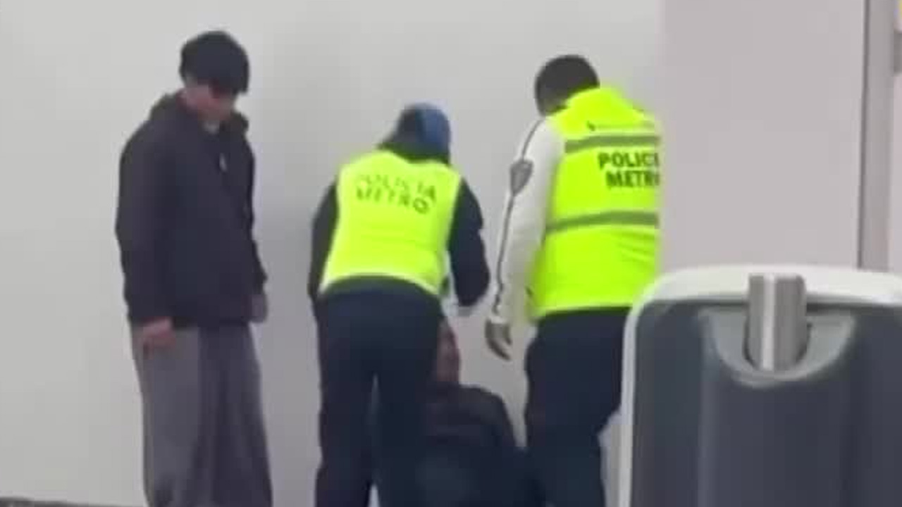 Personal de vigilancia del Metro detuvo a un hombre que presuntamente se encontraba intoxicado y agredía a usuarios de la Línea 12.