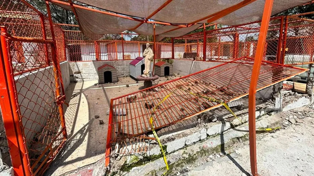 Un grupo de aproximadamente 50 personas encapuchadas irrumpió y vandalizó el Refugio Franciscano en Cuajimalpa.