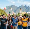 Personas felices en Nuevo León