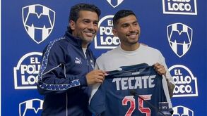El delantero fue anunciado hoy públicamente como refuerzo del Monterrey.