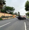 El accidente fue reportado alrededor de las 07:26 horas del domingo en el cruce del Antiguo Camino a Villa de Santiago y Cerrada de los Granjeros.