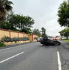 El accidente fue reportado alrededor de las 07:26 horas del domingo en el cruce del Antiguo Camino a Villa de Santiago y Cerrada de los Granjeros.