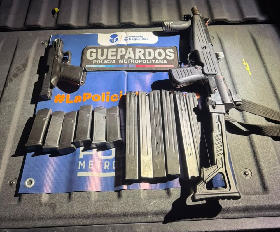 Tres hombres que afirmaban ser escoltas fueron detenidos con un arsenal en la colonia La Nogalera, Guadalajara. No tenían permisos. Conoce los detalles.