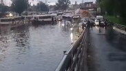 Caos en Indios Verdes: Inundación en Insurgentes Norte deja varados a cientos de pasajeros. / Telediario CdMx