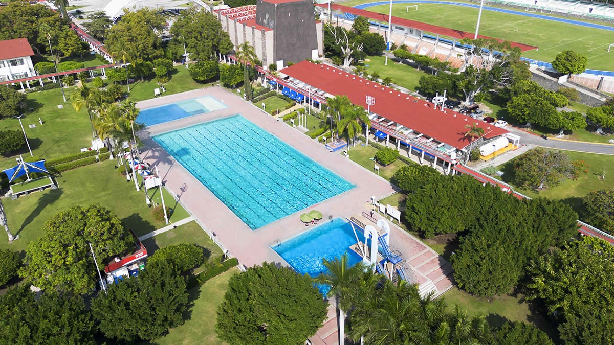 Centros Vacacionales IMSS con albercas, áreas verdes y canchas de futbol