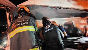 Accidente de camión de carga en Escobedo.