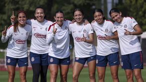 Una foto del equipo de Chivas Femenil