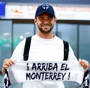 El refuerzo rayado aterrizó hoy en el Aeropuerto.