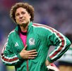 Guillermo Ochoa llorando tras la eliminación de México en el Mundial 2026 a manos de Inglaterra.