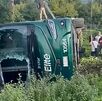 Autobús de la línea Elite vuelca en la carretera Uruapan-Paracho y deja 10 lesionados. Ciudadanos salvan a menor atrapada. Conoce los detalles.