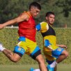 Juan Brunetta en un entrenamiento de Tigres previo a la jornada 2 del Apertura 2026.