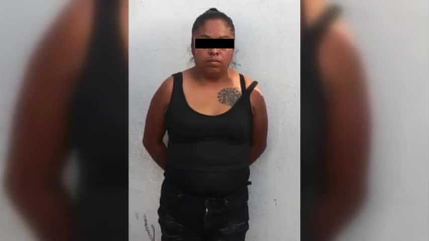 Una mujer de 34 años fue detenida por la Policía de Monterrey en el centro de la ciudad tras ser sorprendida con 179 dosis de marihuana, cristal y cocaína.