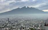 El Centro de Monterrey registró muy mala calidad del aire la mañana del sábado 15 de febrero. | Susana Paredes