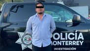 Al conversar con el hombre, este se puso violento y agredió a los oficiales. | Foto: Cortesía
