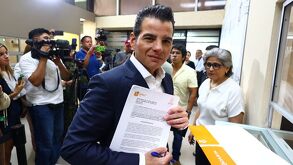 Miguel Flores presentó iniciativas para aumentar hasta 12 años de prisión por maltrato animal y crear un registro estatal de personas sancionadas.