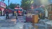 Durante las labores, uno de los bomberos presentó un golpe de calor. | Foto: Fernanda Pérez