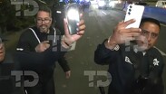Policías de Naucalpan golpean al reportero Miguel Sarmiento durante enlace en vivo. / Telediario CdMx