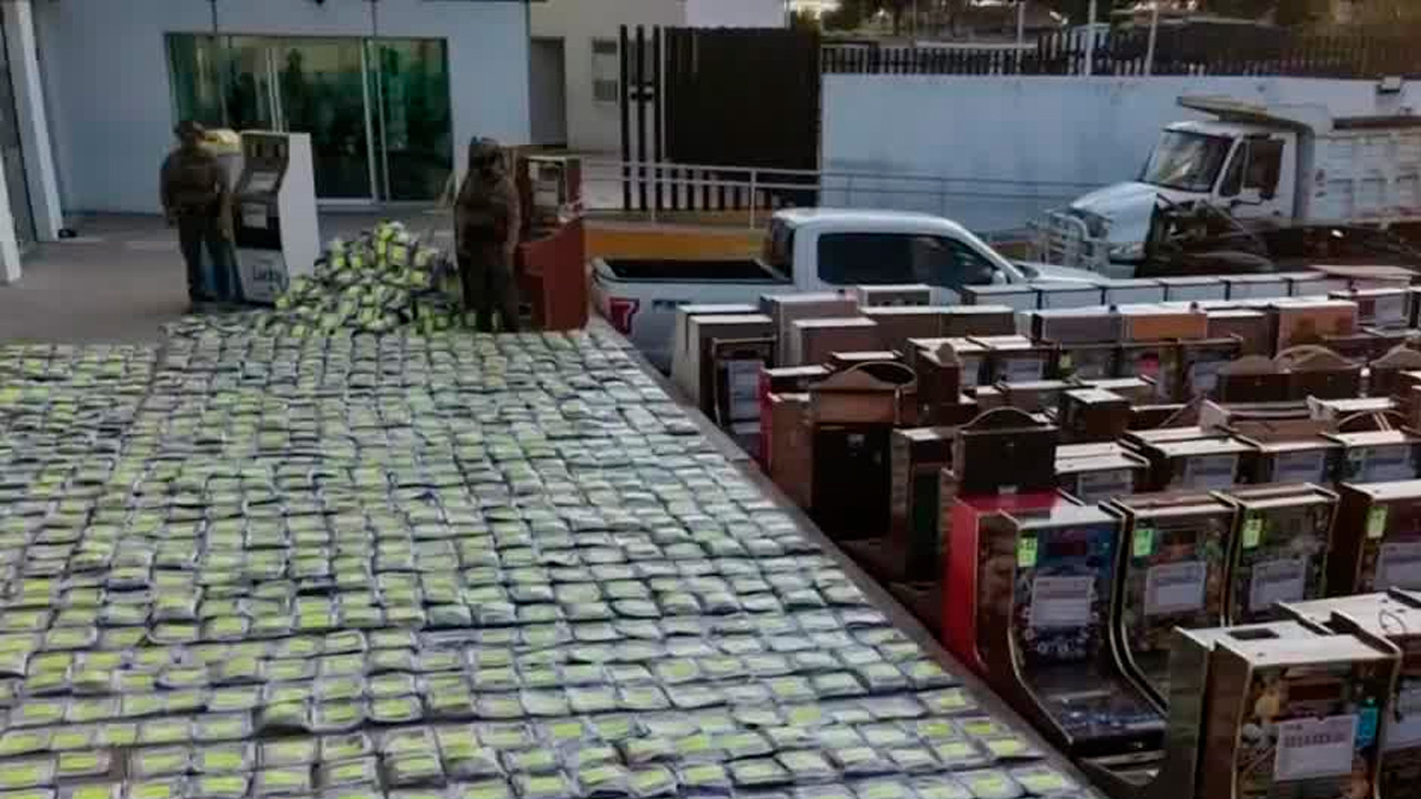 La Fiscalía del Estado de México aseguró tres mil 374 máquinas tragamonedas vinculadas con extorsión, narcomenudeo y lavado de dinero.