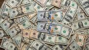 El precio del dólar se mueve diariamente conforme el mercado mundial y situaciones políticas. | Gemini IA