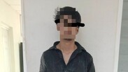 Tras un reporte ciudadano, policías municipales capturaron a un joven que intentaba huir con productos sustraídos de un comercio en Torreón.