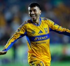 Ángel Correa festejando un gol con Tigres.