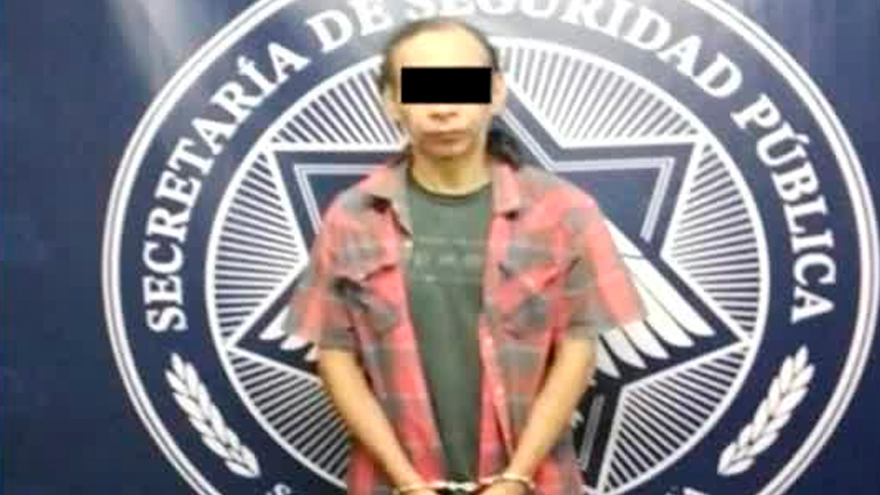Un hombre identificado como Néstor, de 48 años, fue detenido por la Policía de San Pedro tras ser localizado presuntamente saliendo de un negocio.