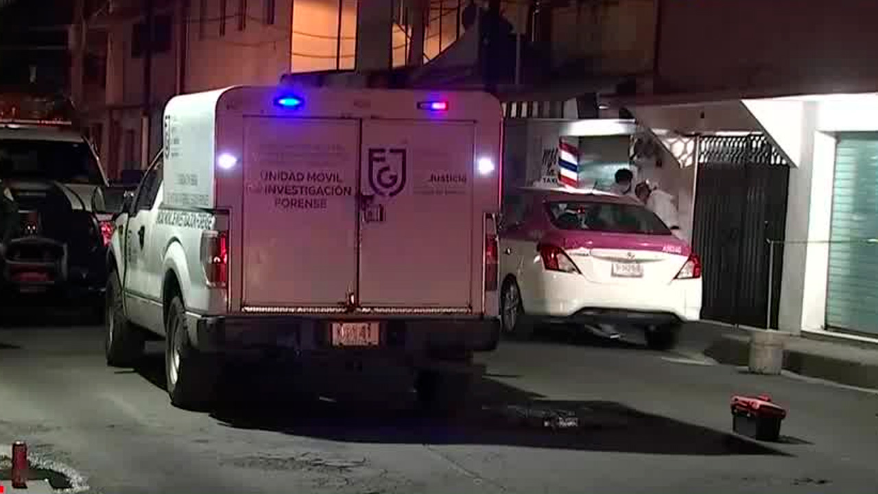 Un ataque armado en la colonia San Lorenzo La Cebada, en Xochimilco, dejó un hombre muerto y otro gravemente herido.